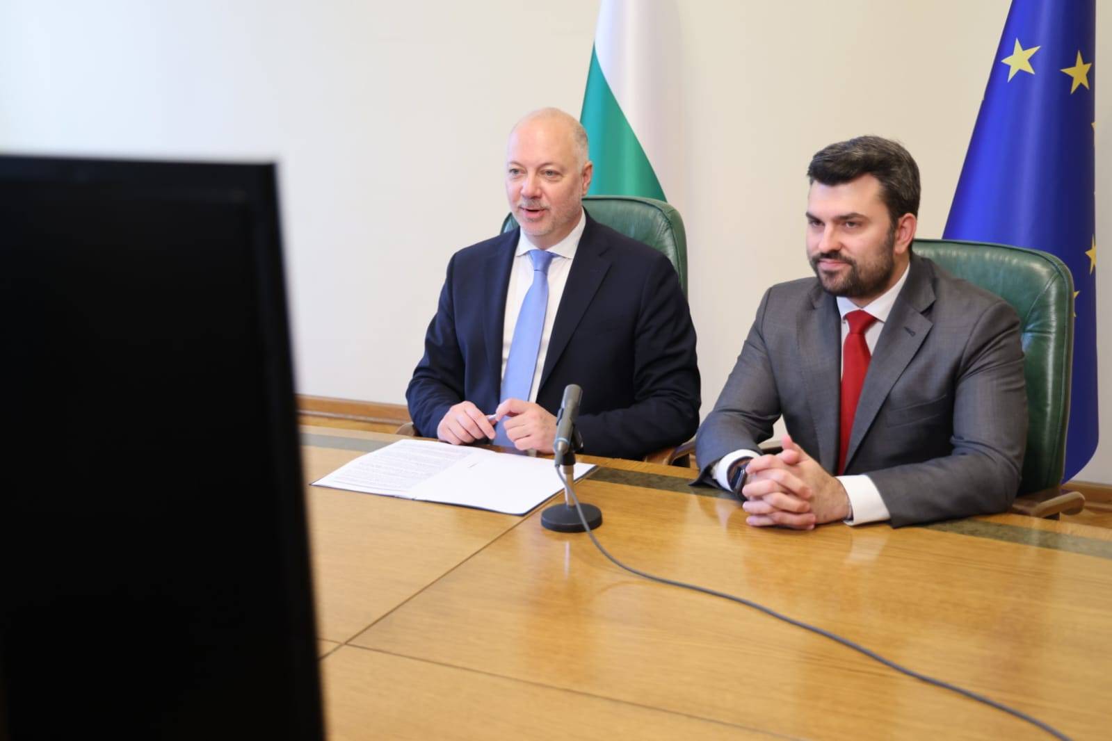 Премиерът Росен Желязков и външният министър Георг Георгиев